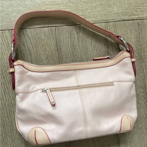 Tignanello pebbled leather handbag/shoulder bag. - Picture 2 of 7